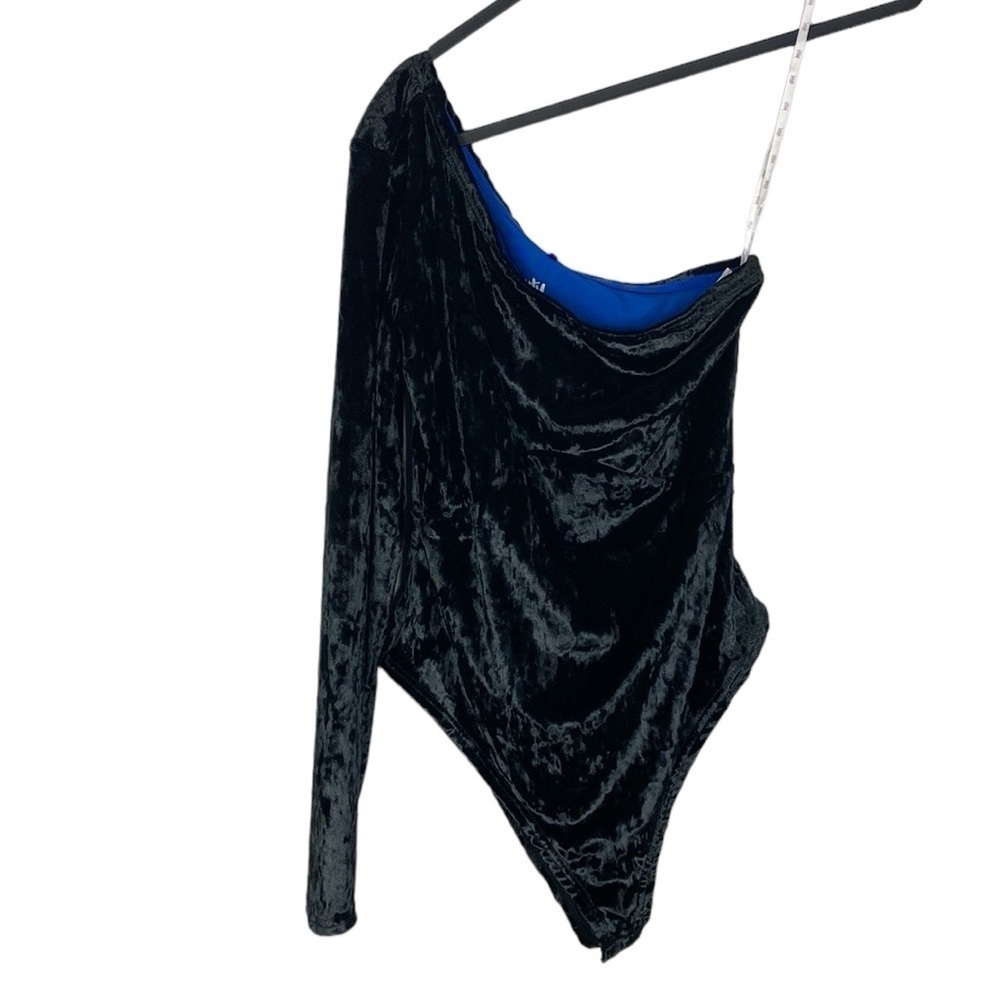 Yitty black velour one sleeve bodysuit